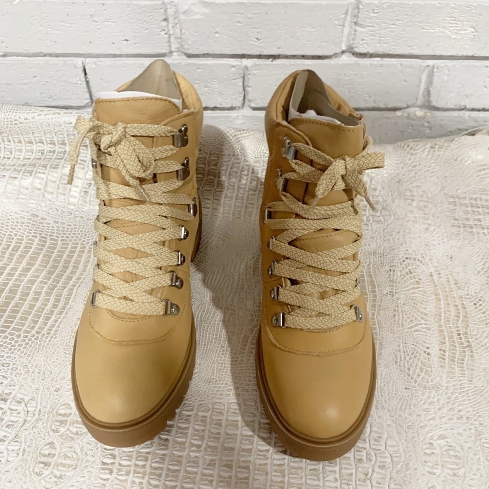 J.Crew Women’s Lightweight Leather Nordic Boots